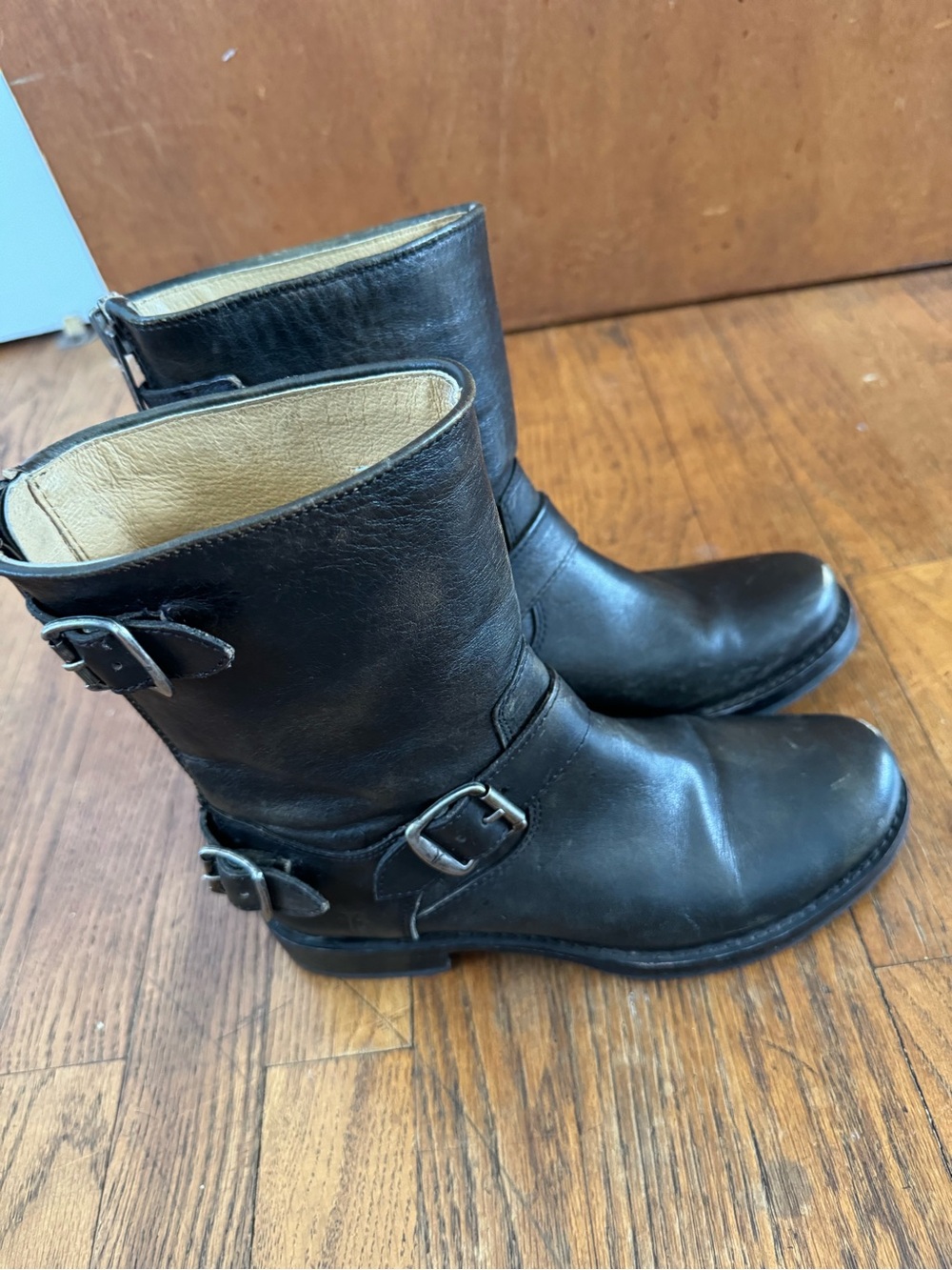 Frye Women’s Veronica Back Zip Short Boots Booties Black 7 - Picture 11 of 14